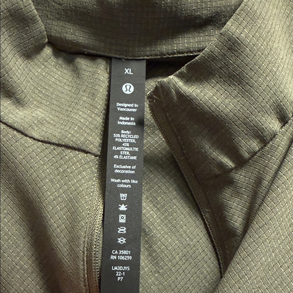 lululemon athletica Men's Olive Lightweight Jacket - Picture 3 of 4